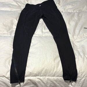 Athleta Black High-Waisted Leggings Zipper Ankle w/ pockets